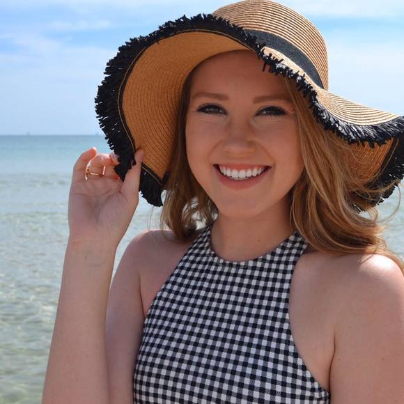 Meet your Posher, Jillian - Picture 1 of 1